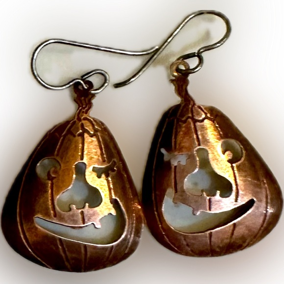 VTG RARE ZIRKUS JACK-O-LANTERN PUMPKIN COPPER SILVER EARRINGS HALLOWEEN 1.25” - Picture 4 of 8